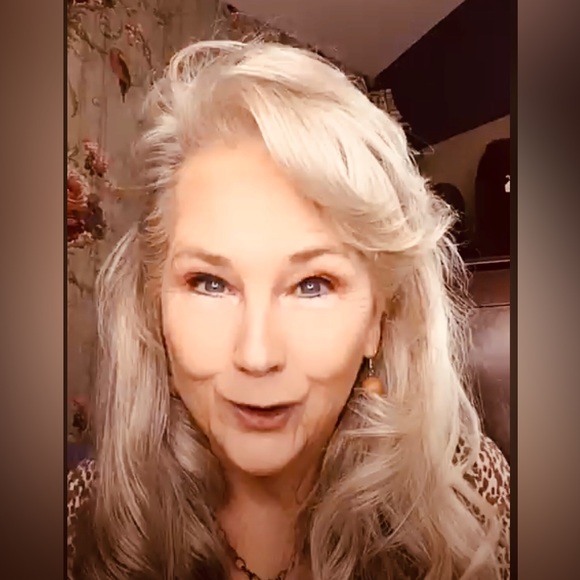 ‼️50% off Farmasi bundles of 3‼️ Matte Liquid Lipstick- Mauve Pink - Picture 5 of 5